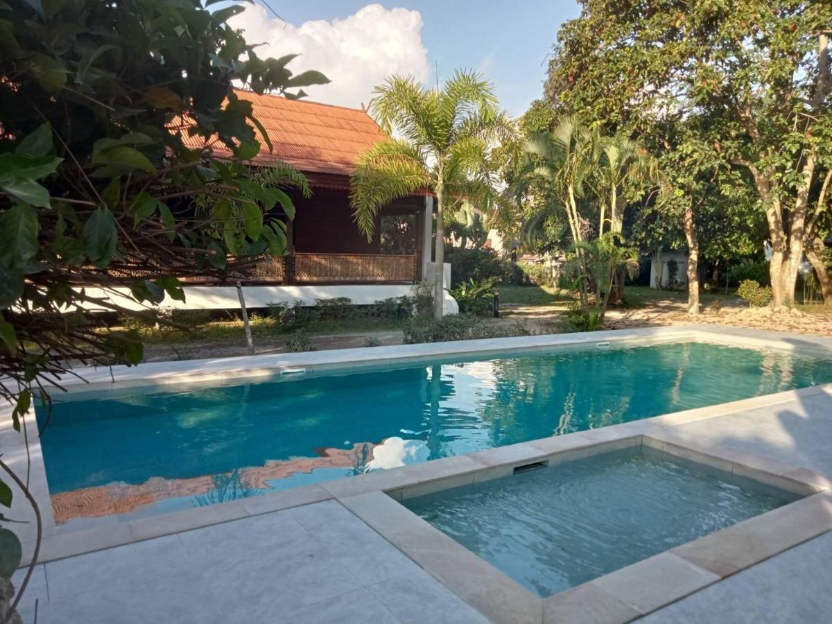 Baan Banyan Villa, Wood House Short Walk To Mae Nam Beach Exterior foto